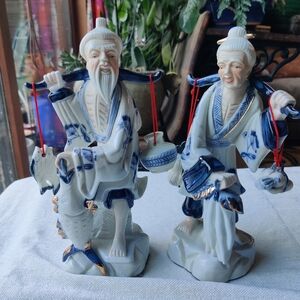 VTG Pair Chinese Man Woman Carrying Fish Baskets 10" Blue White Gilt Porcelain